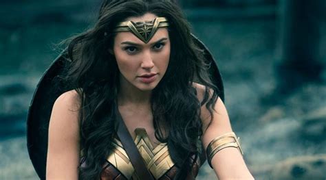 Stunt performer (as wonder women). Die Rolle der Schauspielerin Gal Gadot als Kleopatra ...