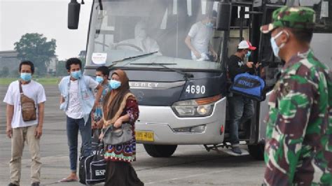 The negative effects of much of emigration is some other country needs to take in the scum. Malaysia Repatriates 2,500 Indonesian Workers Under MCO ...