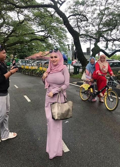 Twitter ukhti nonjol merupakan salah satu yang kini telah viral di media sosial dan banyak di perbincangkan oleh para netizen yang mengenai sebuah informasi tersebut. Kumpulan Foto, cerita dan Video Ukhti Nonjol Gemes