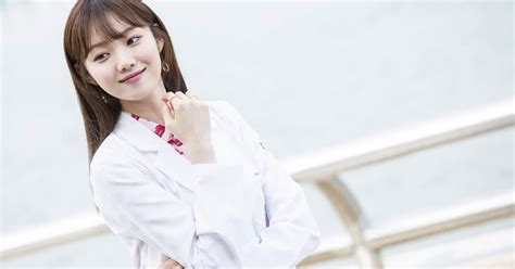 Romantic adalah serial drama korea terbaru 2020 bertema medis. Lee Sung Kyung Is Preparing To Make Her Drama Comeback ...