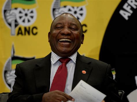 Daha önce apartheid karşıtı bir aktivist , sendika lideri ve iş adamı olan ramaphosa. Cyril-Ramaphosa - global research - Società Missioni Africane