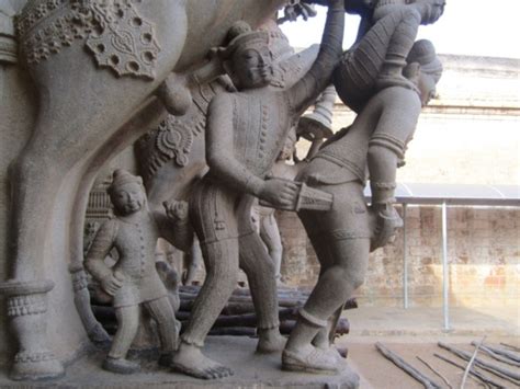 Knife angel made out of 100,000 weapons. Srirangam Vellai Gopuram & Seshagirirayar Mandapam (Trichy ...