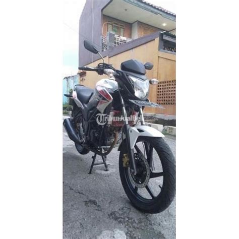 Daftar harga dijual motor bekas surabaya murah terbaru lengkap 2020. Motor Sport Murah Honda CB150R Bekas Tahun 2014 Mulus ...