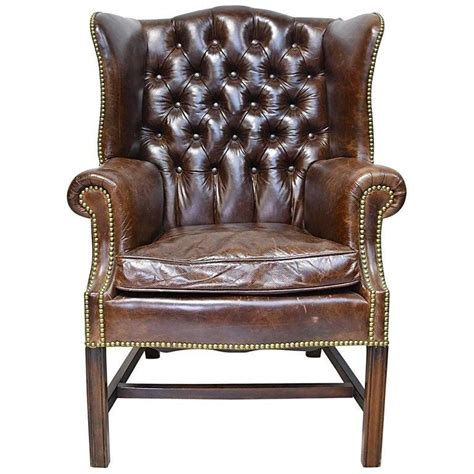 Enjoy the swivel base as you socialize with. 1stdibs Wingback Chair - Vintage Wing-Back Tufted English ...