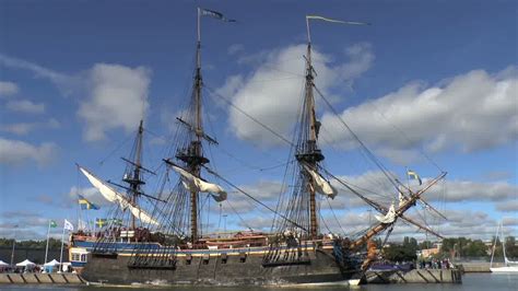 På ostindiefararen 21 hittar vi 37 personer över 16 år. Ostindiefararen Götheborg, leg 10 - 2013 - YouTube