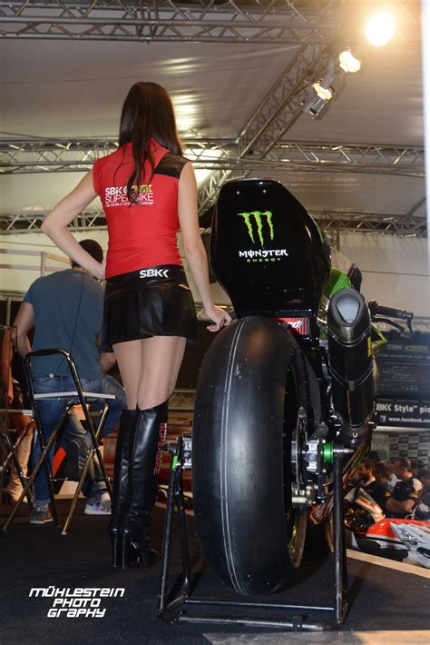 The app will suggest profile pictures from your facebook albums. Eicma 2015_SBK Superbike Grid Girls