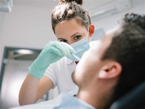 Trotzdem müssen sie manchmal im krankenhaus herausgenommen werden. Weisheitszähne müssen nicht immer raus - wann aber doch ...