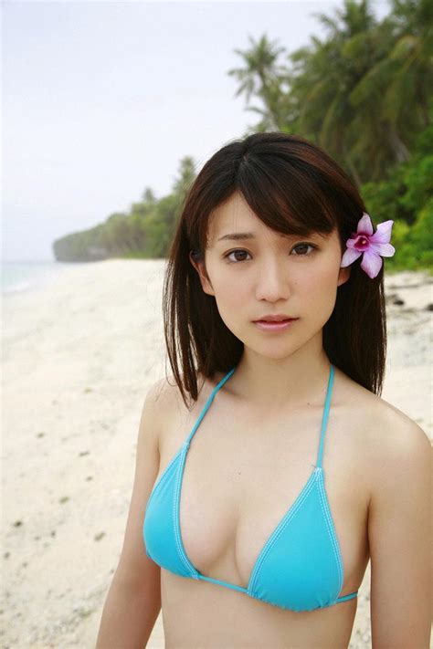 I am sharing this with everyone, the original link is. AKB48 大島優子 セクシー 水色ビキニ水着 巨乳おっぱいの谷間 ...