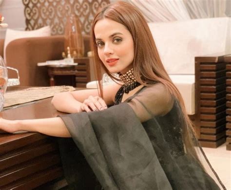 Komal meer is the newbie who has managed to get fame in a short time. Qurbatein Star Komal Meer Slaying in New Pictures | Daily ...