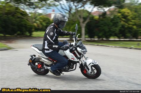 Benelli tnt 135 is a product of benelli. Test-ride: Benelli TnT 135 - Mighty mini-moto! - BikesRepublic