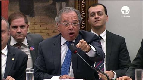 Sem saber que estava sendo gravado, ministro da economia afirmou também que programa foi desastre. Paulo Guedes, em breve, passará de ofendido a ofensor. Eis ...