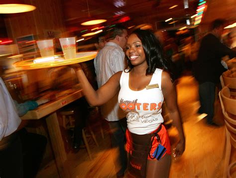 Add to favorites / report as broken. Hooters is chasing women — as customers - TODAY.com