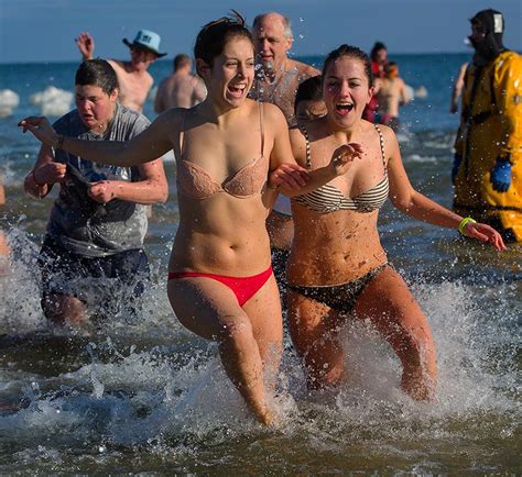How to say polar bear, learn how do you pronounce polar bear in english with native pronunciation? Photos From The 2013 Jacksonport Polar Bear Polar Plunge ...