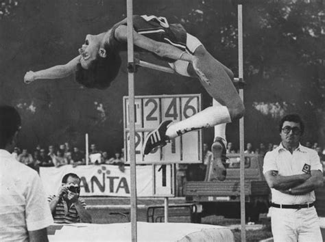 Sara simeoni, italian high jumper who won an olympic gold medal and two silver medals in the 1970s and '80s. Il ritorno di Sara Simeoni a Brescia (che adesso insegna ...