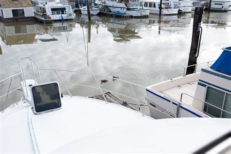 Our professional crew will welcome you aboard and all your stress will be left in the wake as we get under way. Houseboat Tour - Washington DC Family Living on Boat ...