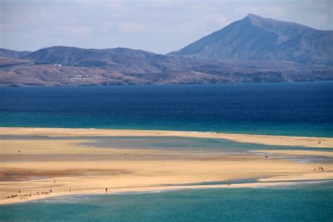 It's the islands best known beach in the world. Paradijs voor naturisten - Reizigersbeoordelingen - Playa ...