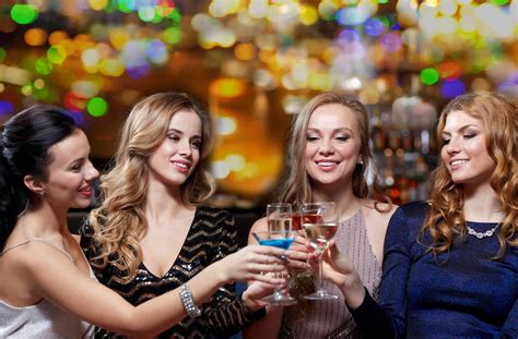 Themed parties are a great way for bachelorettes to celebrate some of their favorite things with some of their favorite people. Bachelor Limo, Bachelorette Party Limo Services