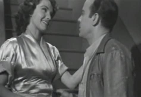 La vida no vale nada (life is worth nothing) is a 1955 mexican film. Magda Guzmán se consolidó al lado de Pedro Infante | DEBATE