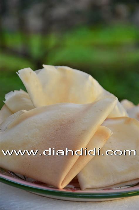 Untuk membuat crepes, pati manioc dibasahi dengan air, lalu diayak melalui saringan halus untuk menghasilkan bubuk seperti salju. Tepung Hunkwe Untuk Crepes / Kumpulan Resep Pumpkin Miles ...