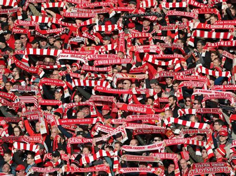 Fc union berlin samstag, 08.05.2021 15:30 uhr. Anti-Hopp-Banner auch bei Union gegen Wolfsburg - Spiel ...