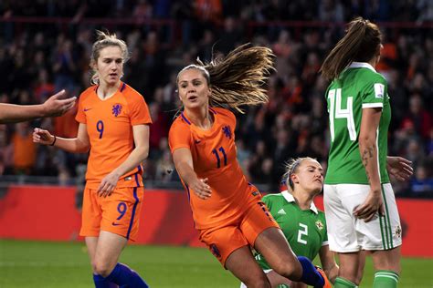 Oranje — òrānje sr <g òrānja> definicija 1. Geniet na van de ruime zege van de Oranje-vrouwen