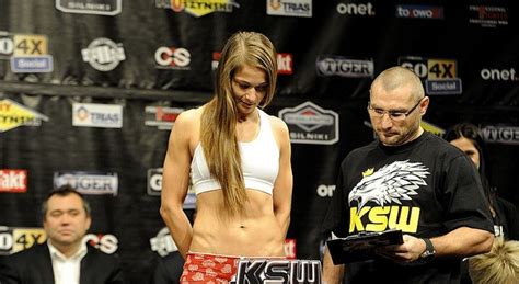 Karolina kowalkiewicz is a polish mixed martial artist. Walka Kowalkiewicz kontra Chojnoska przeniesiona na ...