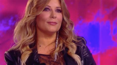 Non mi infilavo una siringa nel braccio perché la. Selvaggia Lucarelli vittima di amore tossico - Gossip.it