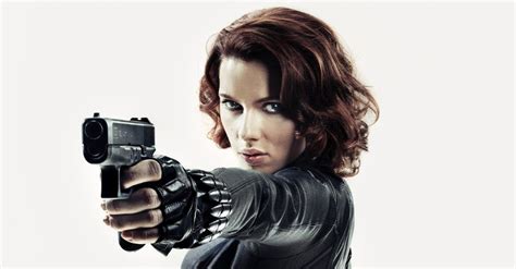 Viúva negra vem logo após o grande sacrifício da personagem na fase 3 e, para muitos, fãs o filme solo havia ficado um pouco sem sentido dentro da estrutura do mcu. Com Viúva Negra, Scarlett Johansson vira a atriz mais ...