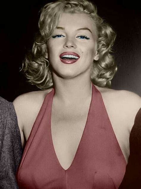 Photogallery of marilyn monroe updates weekly. Marilyn monroe a colori | Marylin monroe, Marilyn monroe ...