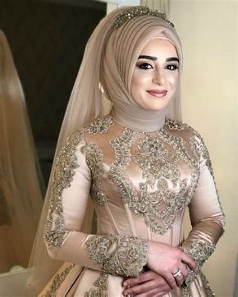 Hochzeitskleid, das kleid für die braut ~ brautkleider (hochzeitskleider) und hochzeitsmode (brautmode) für trauung und hochzeit. #hijab #hijab #bride | Schleier braut, Pakistanische hochze