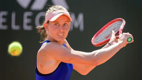 В финале она победила швейцарку белинду бенчич (1:6, 6:1, 6:3). WTA Palerme : Fiona Ferro s'arrête cette fois en quarts ...