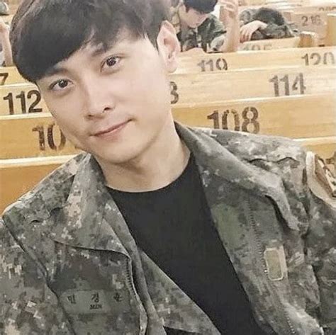 재하리넷 ☎24시콜센터운영 ]] 안녕하세요 예비군나라 /미군용품나라 입니다. 예비군 훈련장에서 찍힌 군복입은 연예인들