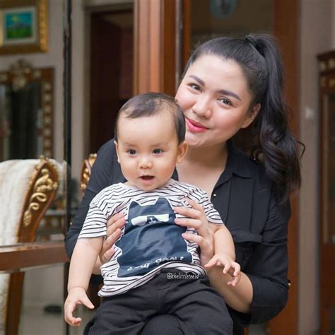 Kamu termasuk ibu hamil berhijab ? Foto Hamil Unik : FOTO MATERNITY PHOTOSHOOT IBU HAMIL & SUAMI UNIK BERHIJAB ... : Hamil 7 bulan ...