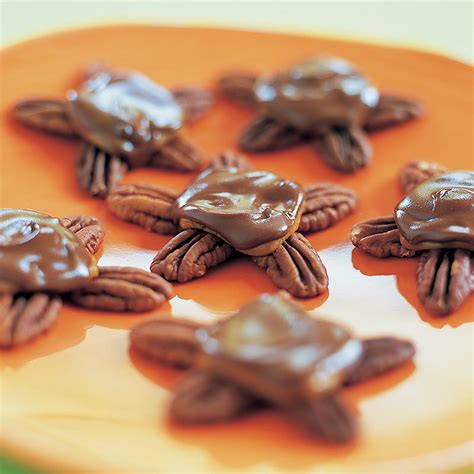 How to make homemade turtle candies. Kraft Caramel Turtles Recipe / Caramel Pretzel Turtles ...