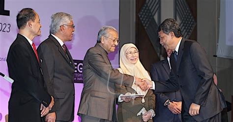 Mahathir mohamad, perdana menteri malaysia pada 29 januari 2019 di pusat konvesyen putrajaya. Syed Johan Rizal: NACP HARUS DILAKSANAKAN DENGAN TELUS