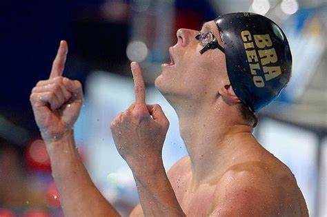 Nadador brasileiro, campeã£o olãmpico dos 50 metros livre nos jogos olãmpicos de pequim em 2008, onde tambã©m conquistou uma medalha de bronze nos 100 metros livres, campeã£o mundial dos. Cesar Cielo nega que disputará os Jogos Pan-Americanos ...