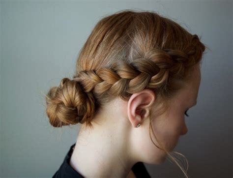 Emma watson may have sported this look at a red carpet event, but you can easily pull this look off at work. 12+ Pretty & Easy School Hairstyles for Girls | Easy ...