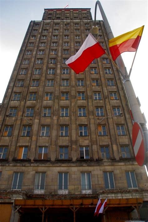 Tuż przed godziną siedemnastą powstańcy dowiadują się, że nie otrzymają przewidzianego wsparcia w postaci drugiego oddziału. Godzina W (fotoreportaż) - Portal historyczny Histmag.org ...