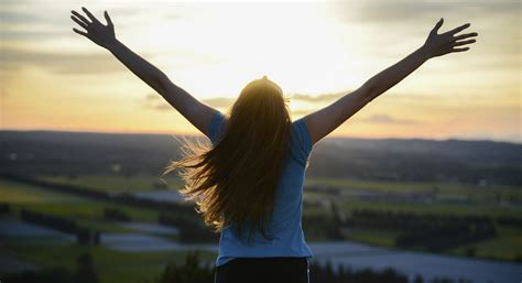 Quando la porta della felicità si chiude, un'altra si il segreto della felicità è quindi concentrarsi su un obiettivo importante in grado di smuovere grandi voglio infine soffermarmi sulla frase che il saggio aggiunge alla raccomandazione che fa al ragazzo. 20 Frasi per Riscoprire il Segreto della Felicità - Vivi Zen