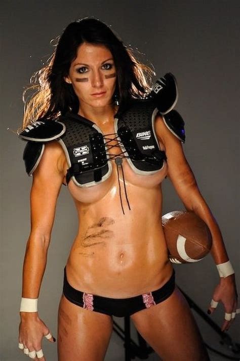 Who are the hottest female footballers? Beautiful Football Girls (30 pics)