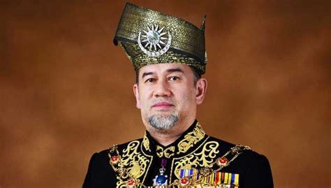 Yang dipertuan agong merupakan salah satu komponen parlimen yang mempunyai kuasa memanggil, menangguh, dan memebubarkan parlimen. Peranan Yang Dipertuan Agong Dalam Perpaduan Negara