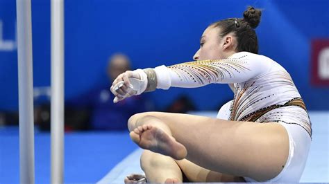 Jun 02, 2021 · lore bruggeman is er als enige belgische in geslaagd om zich te plaatsen voor de halve finales van het onderdeel street op het wk skateboarden in rome. Jeux Européens: Nina Derwael tombe aux barres asymétriques ...