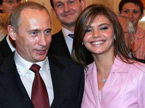 Mit 12 jahren zog die legendäre turnerin alina. Aha! So steht es um Wladimir Putins Liebesleben ...