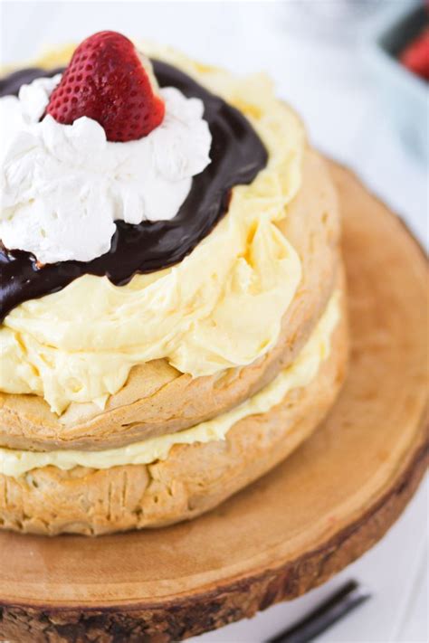 Notes +the cream cheese and butter need to be at room temperature to make this frosting. Cream Puff Cake | Yummy cakes, Cream puff cakes, Dessert ...