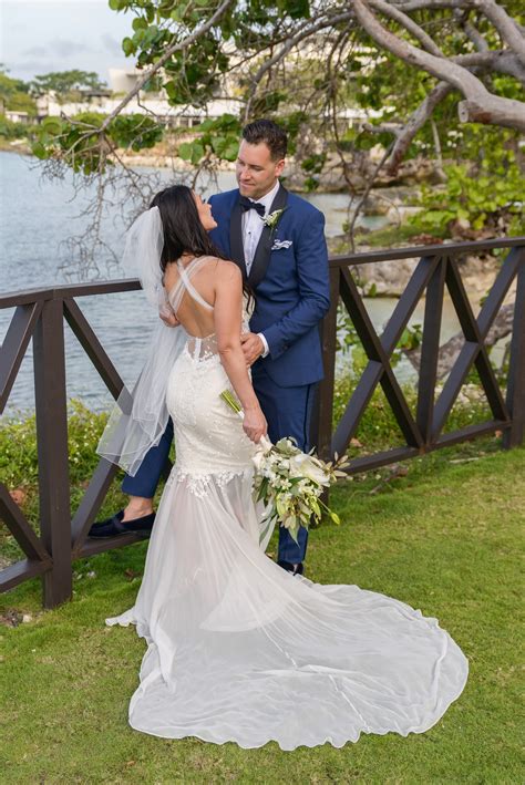 Want to feel like a movie star? Catherine Langlois Second Hand Wedding Dress Save 30% ...