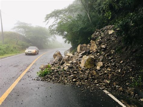 Familias de comunidades y barrios de alta verapaz fueron afectadas por las lluvias. SCT confirma 24 derrumbes por lluvias en las últimas horas