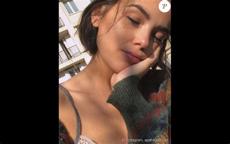 Après vous connaissez mon problème je vais m'acheter une moto juste pour matcher avec ma tenue Agathe Auproux à Paris - Instagram, 10 mars 2019 - Purepeople