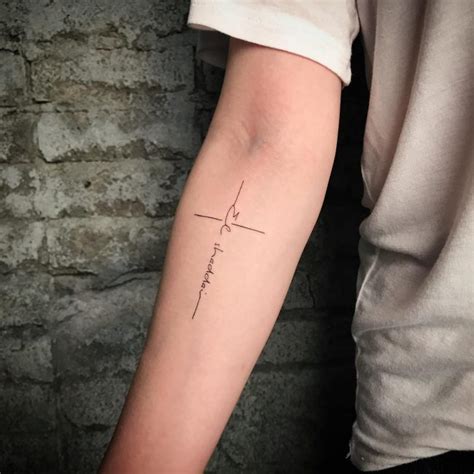 An image that could be the simplest of all cross tattoos, but may be the most noteworthy of all. 50+ Unique Small Cross Tattoo Designs - Simple and Lovely ...