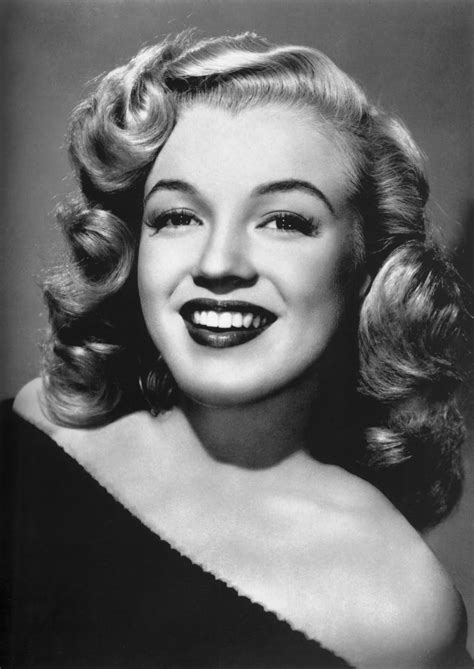 I just read a 3 part story and hope it is followed up on with additional chapters. MARILYN MONROE®: FILMOGRAFIA