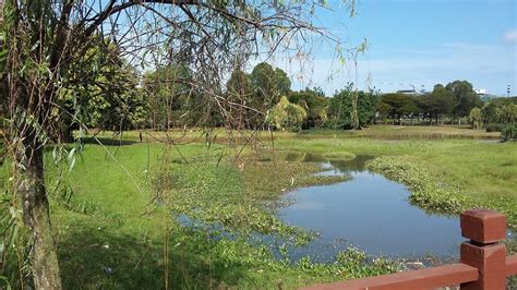 Set amidst the new housing area at setia eco park, this community trail is suitable for hikers of all types of fitness level! Mohd Faiz bin Abdul Manan: Setia Alam Central Park